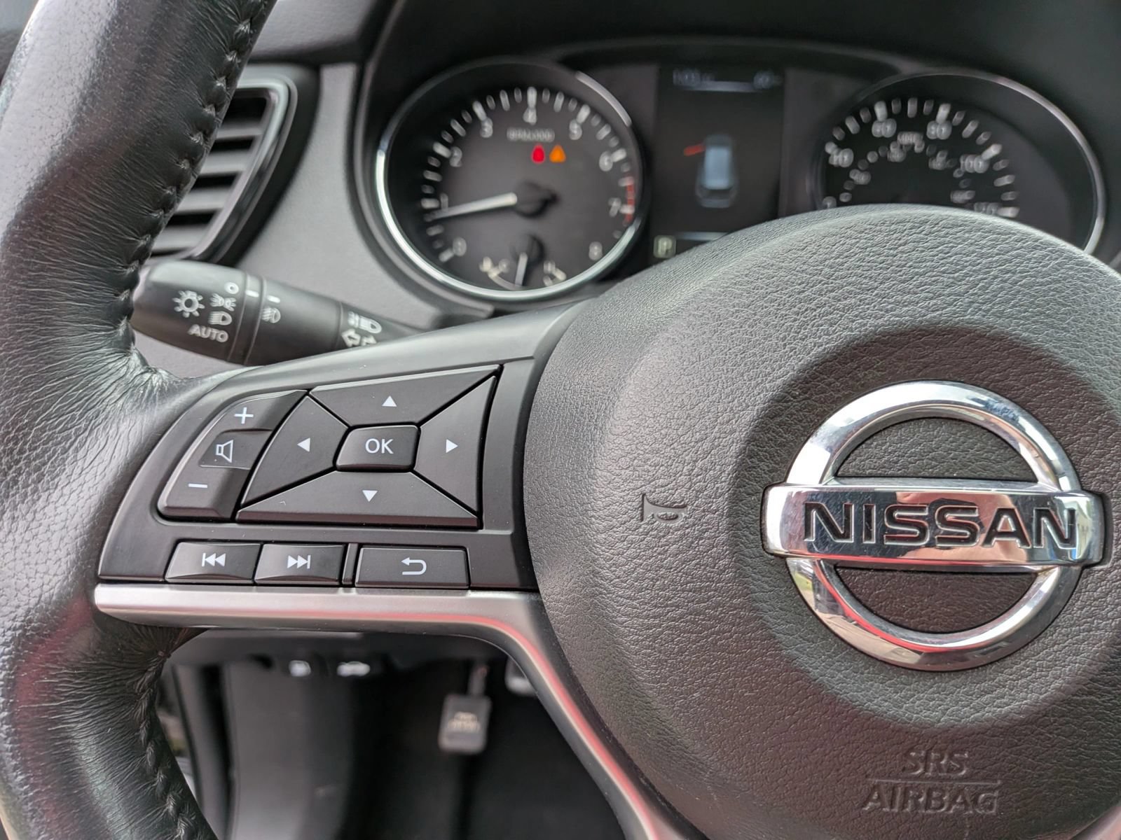 Used 2017 Nissan Rogue SL w/ SL Premium Package AWD/4WD image 55
