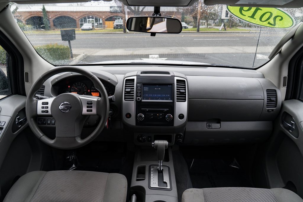 Used 2019 Nissan Frontier SV image 9