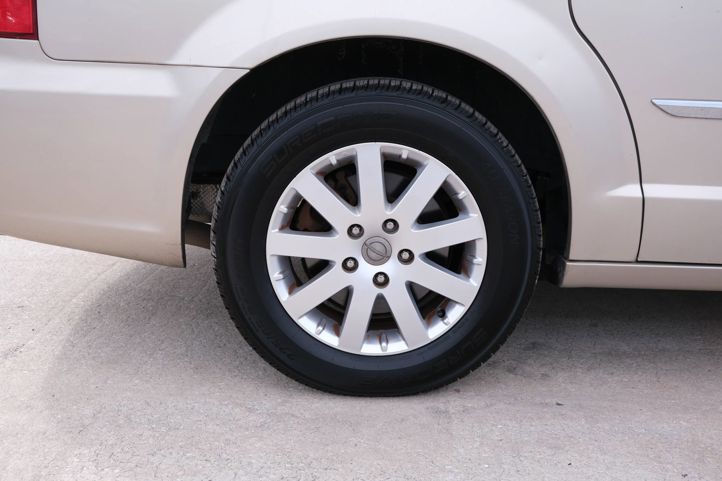 Used 2015 Chrysler Town & Country Touring image 15