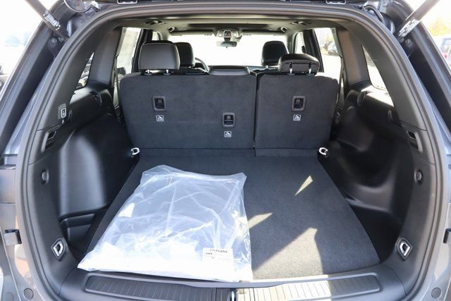New 2025 Jeep Grand Cherokee Altitude AWD/4WD image 7