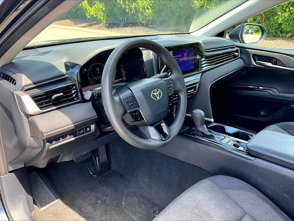 Used 2025 Toyota Camry LE FWD image 8