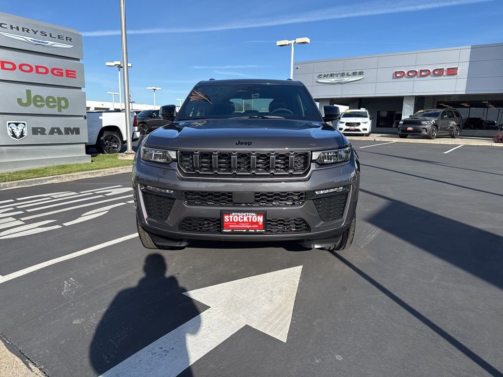 New 2026 Jeep Grand Cherokee Limited w/ Limited Altitude Package AWD/4WD image 12