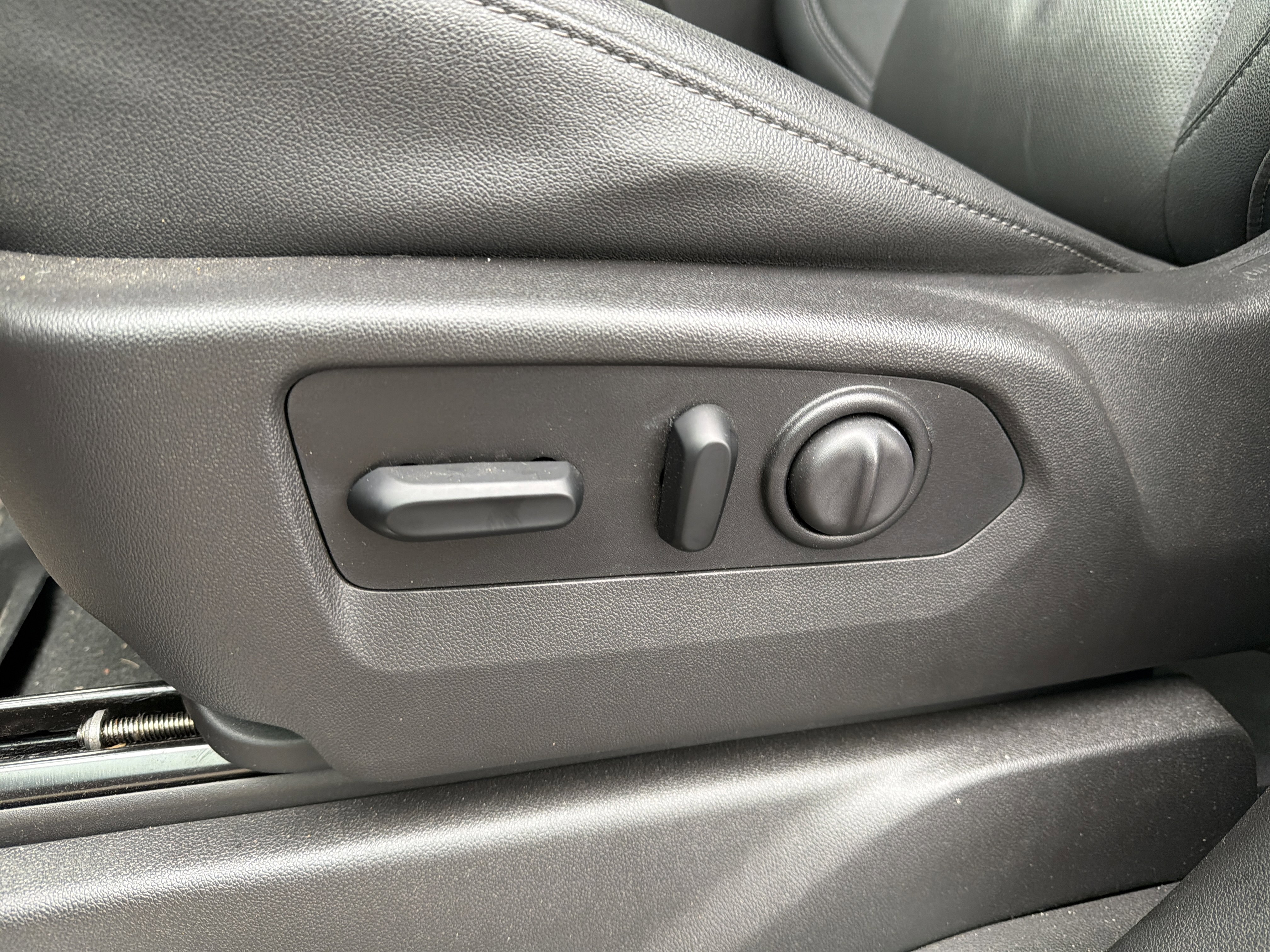 Certified 2022 GMC Sierra 2500 SLT w/ SLT Convenience Package image 24