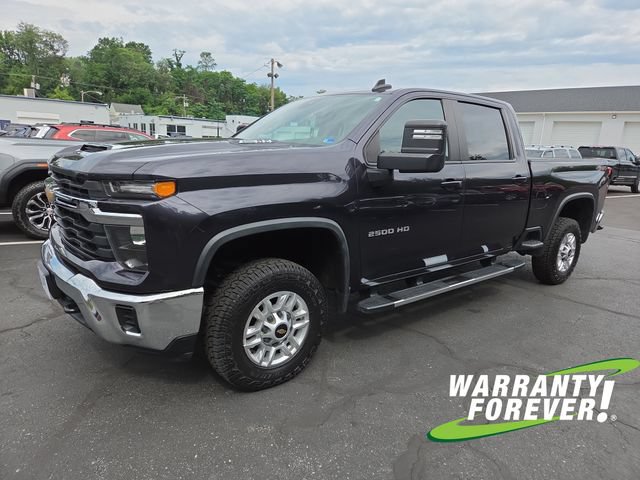Used 2024 Chevrolet Silverado 2500 LT AWD/4WD image 3