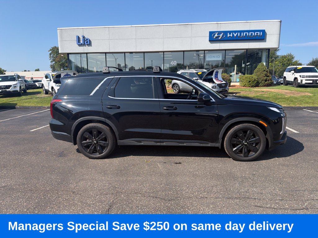Used 2024 Hyundai Palisade XRT AWD/4WD image 3