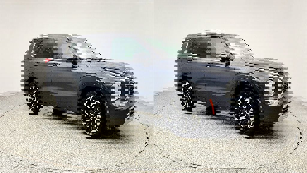 Used 2024 Mitsubishi Outlander SEL image 3