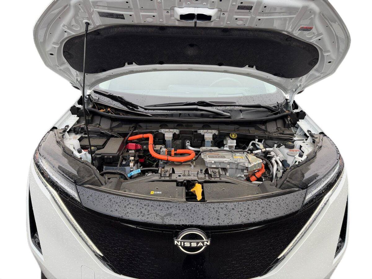 Used 2025 Nissan Ariya AWD image 16