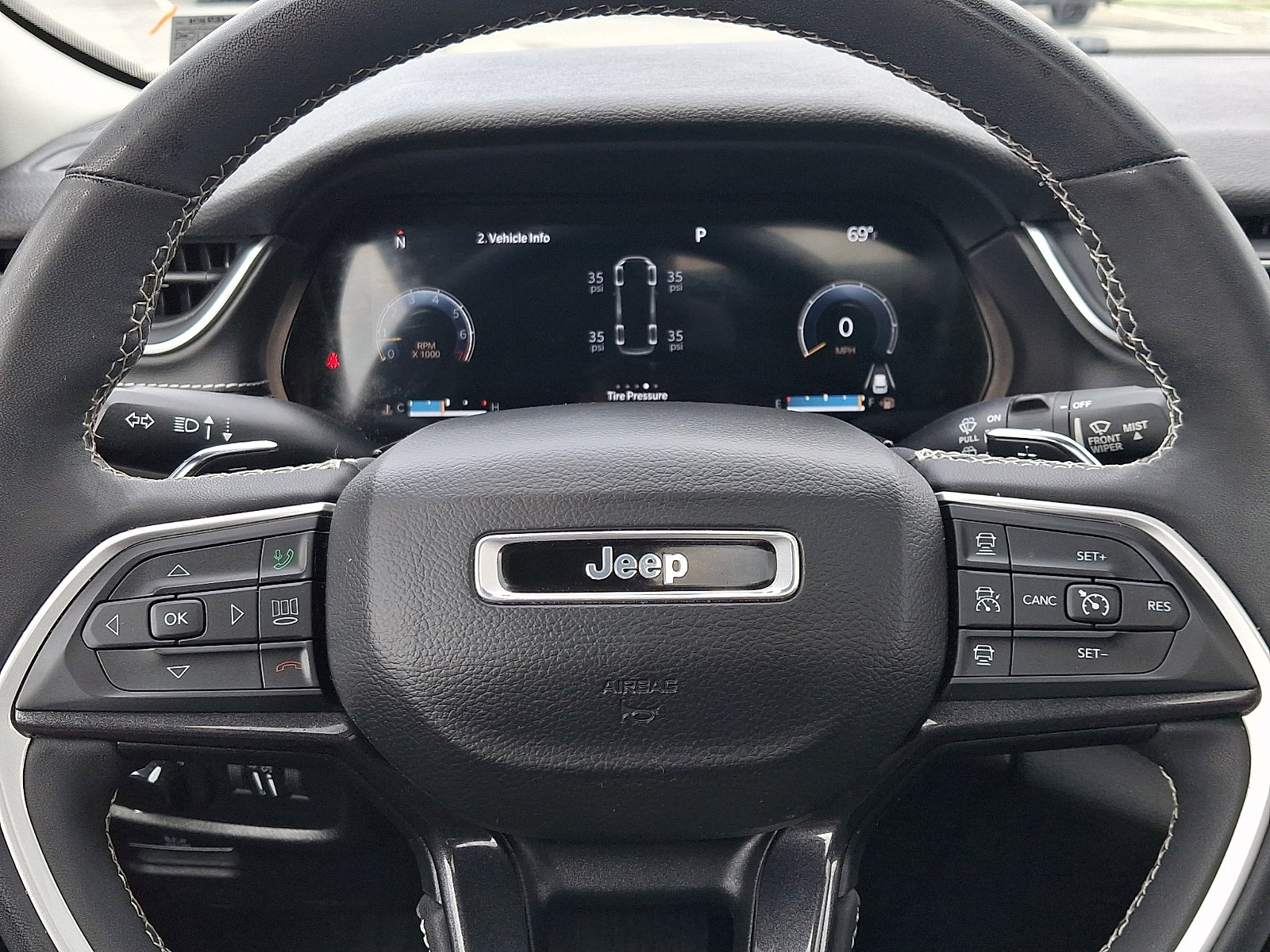 Used 2023 Jeep Grand Cherokee L Laredo w/ Luxury Tech Group I AWD/4WD image 21