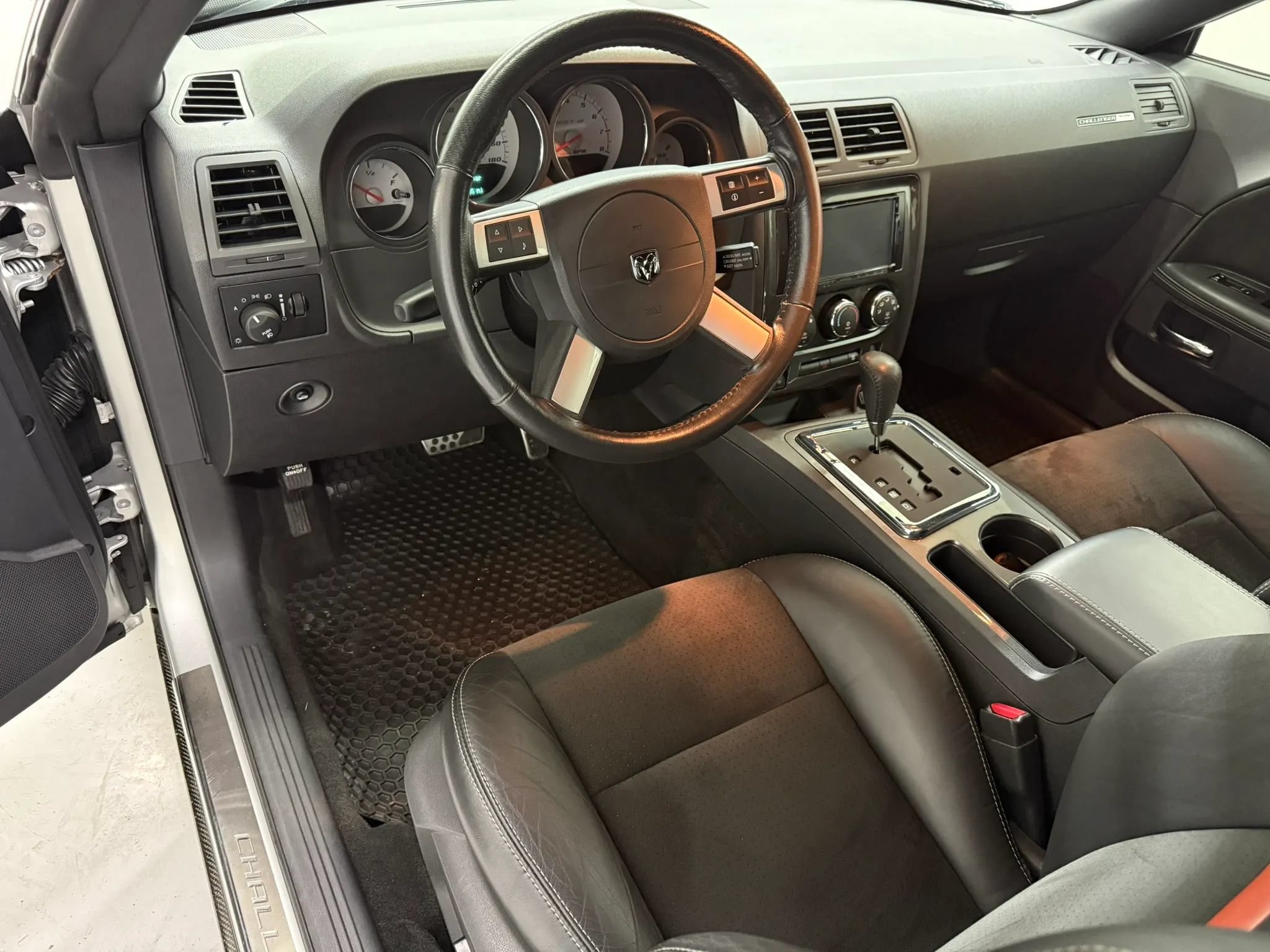 Used 2008 Dodge Challenger SRT8 RWD image 72