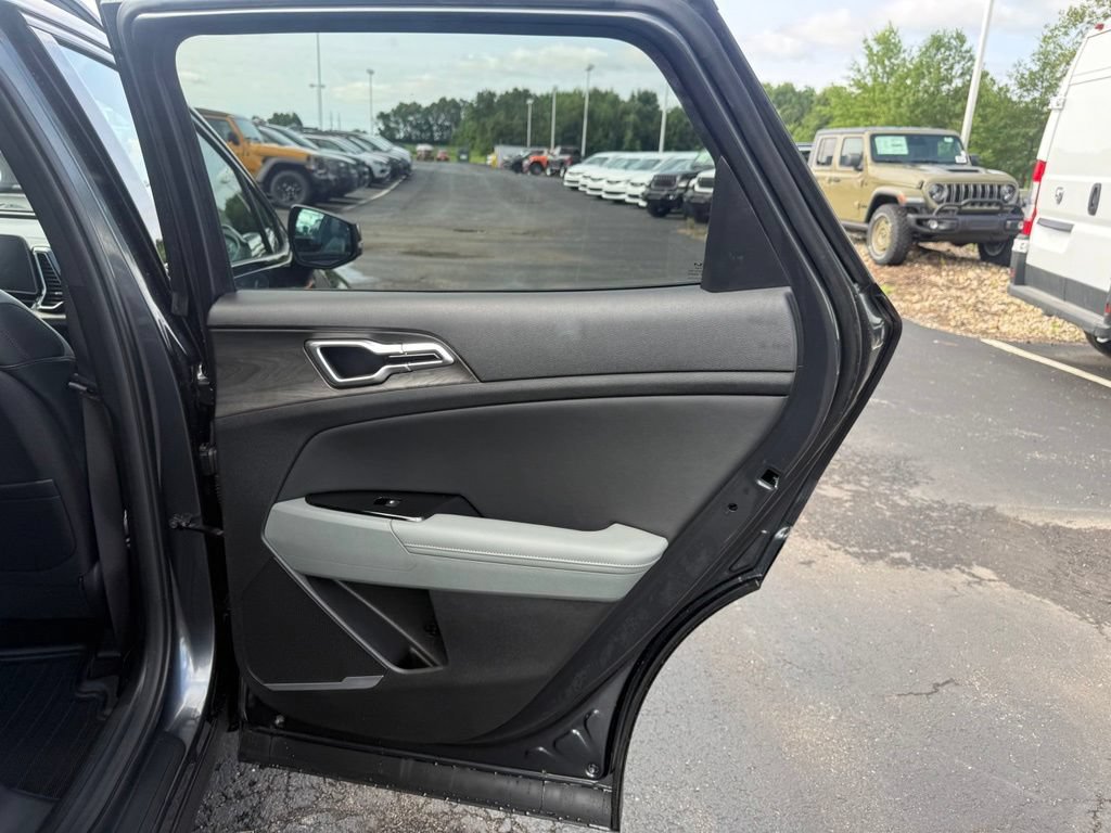 Used 2023 Kia Sportage X-Line w/ X-Line Premium Package AWD/4WD image 44