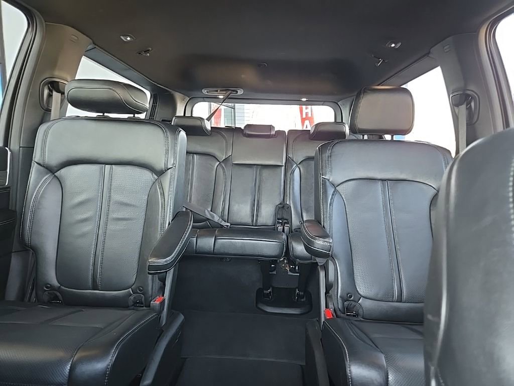 Used 2024 Jeep Wagoneer Series II image 37