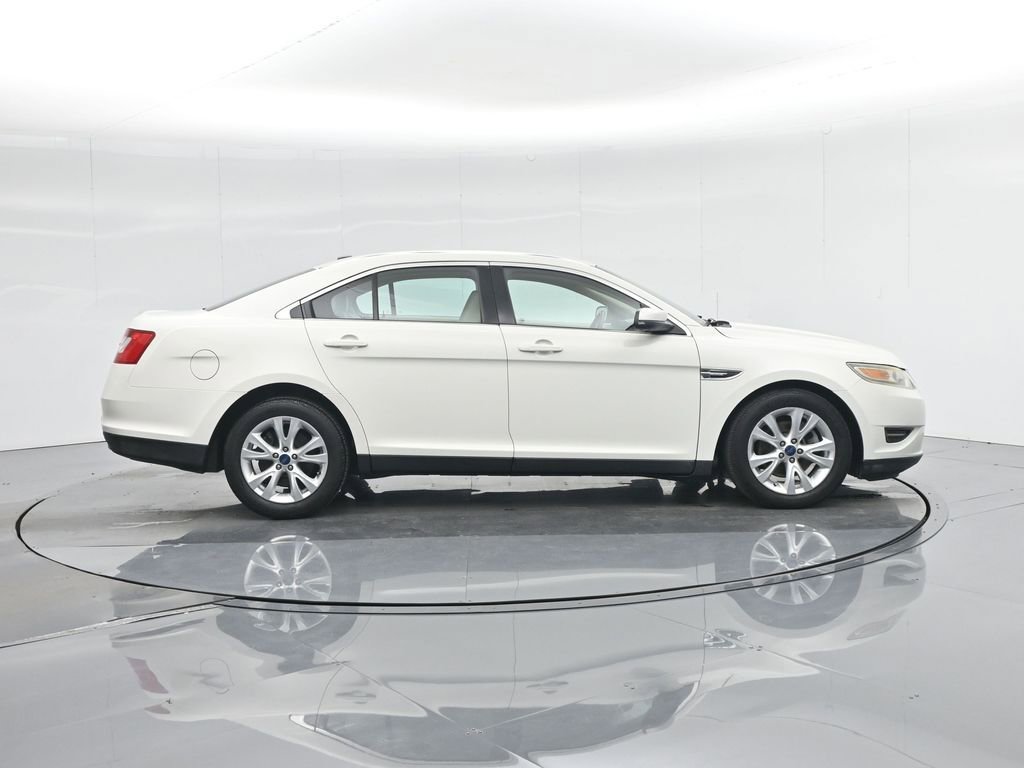 Used 2010 Ford Taurus SEL image 23