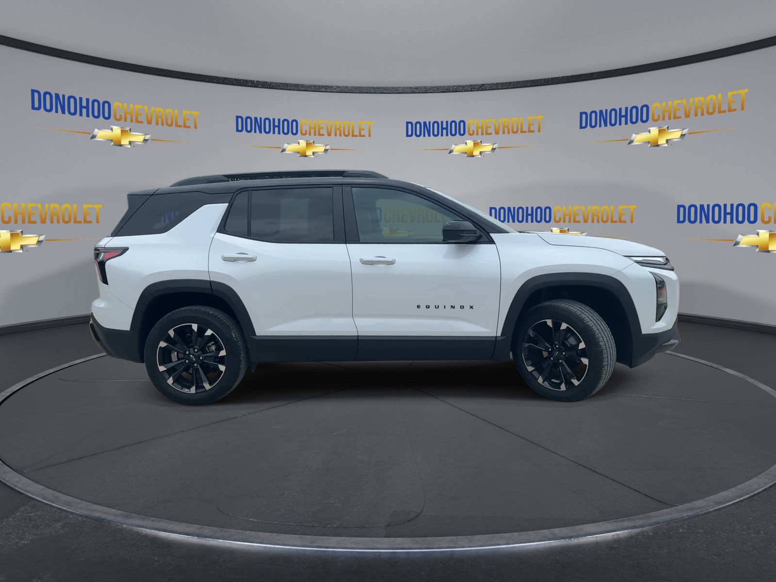 Used 2026 Chevrolet Equinox RS w/ Convenience Package III FWD image 9