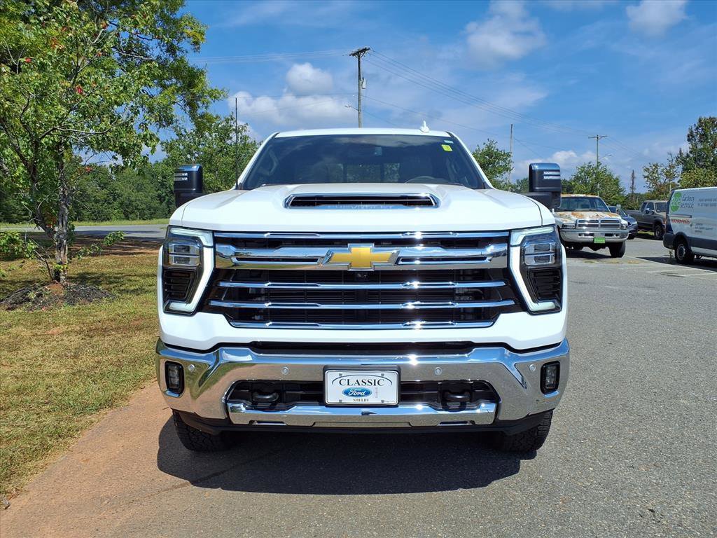 Used 2025 Chevrolet Silverado 2500 LTZ w/ LTZ Convenience Package image 2