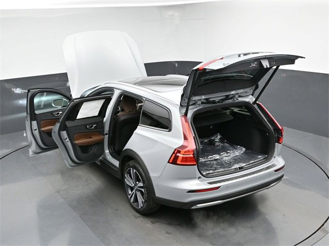 New 2026 Volvo V60 B5 Cross Country Plus w/ Protection Package Premier image 51