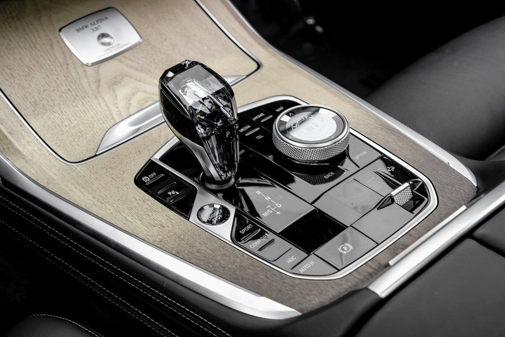 Used 2024 BMW ALPINA XB7 image 24