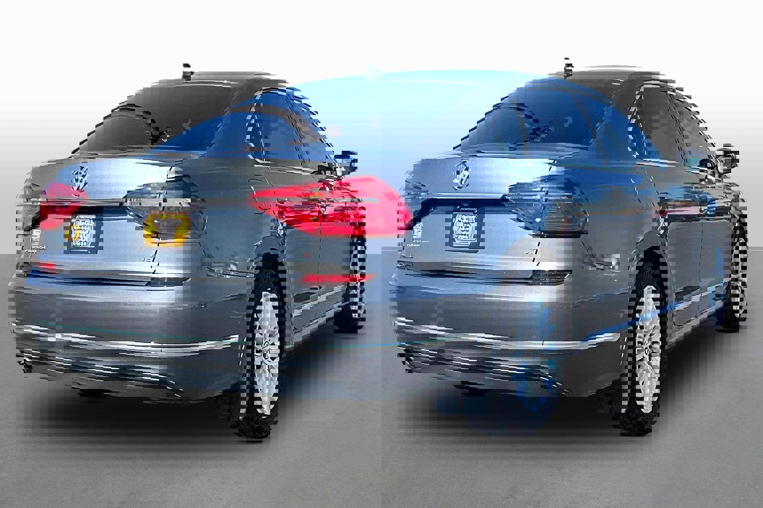 Used 2016 Volkswagen Passat 1.8T SE video 2