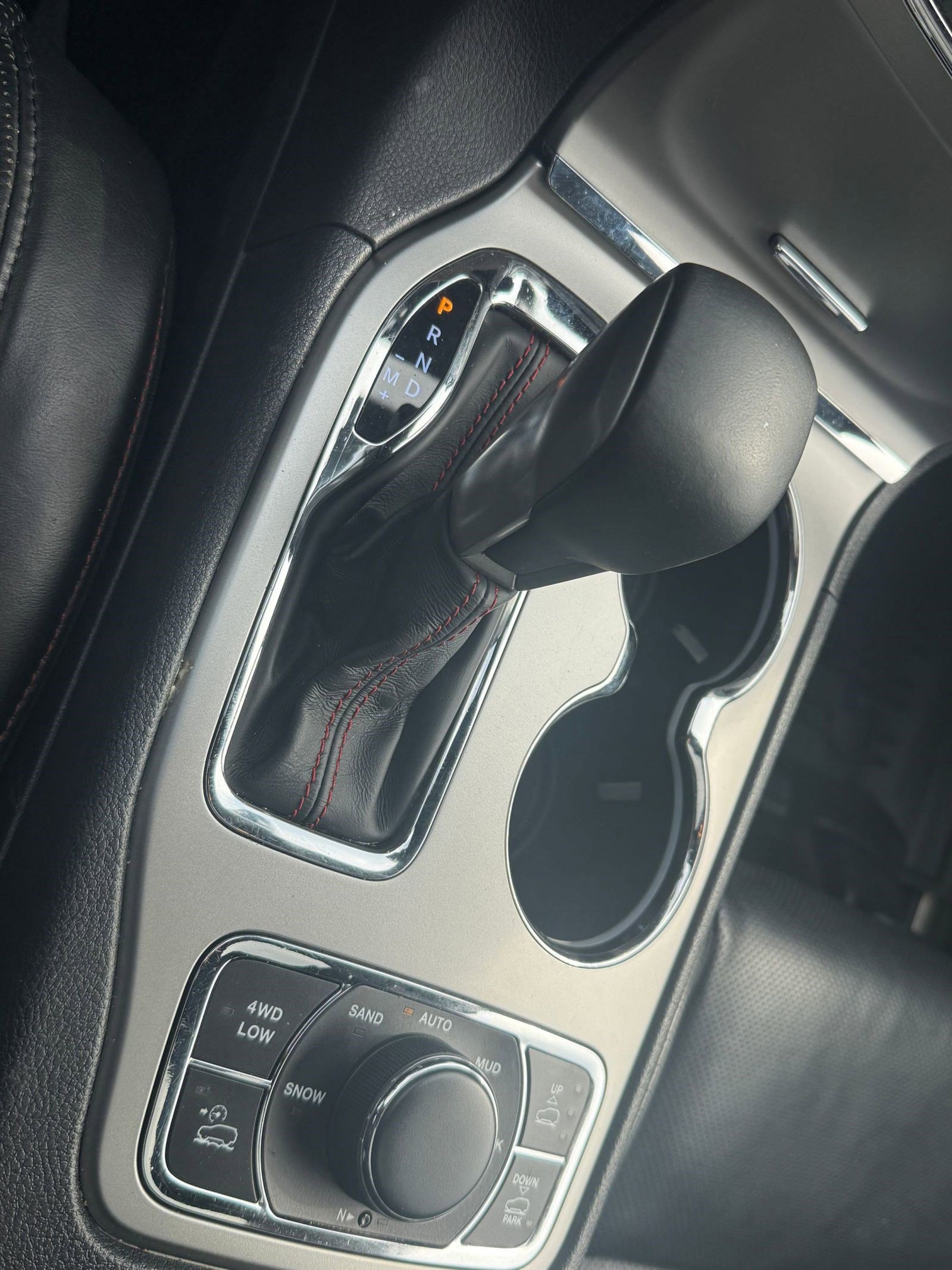 Used 2018 Jeep Grand Cherokee Trailhawk w/ Trailhawk Luxury Group image 15