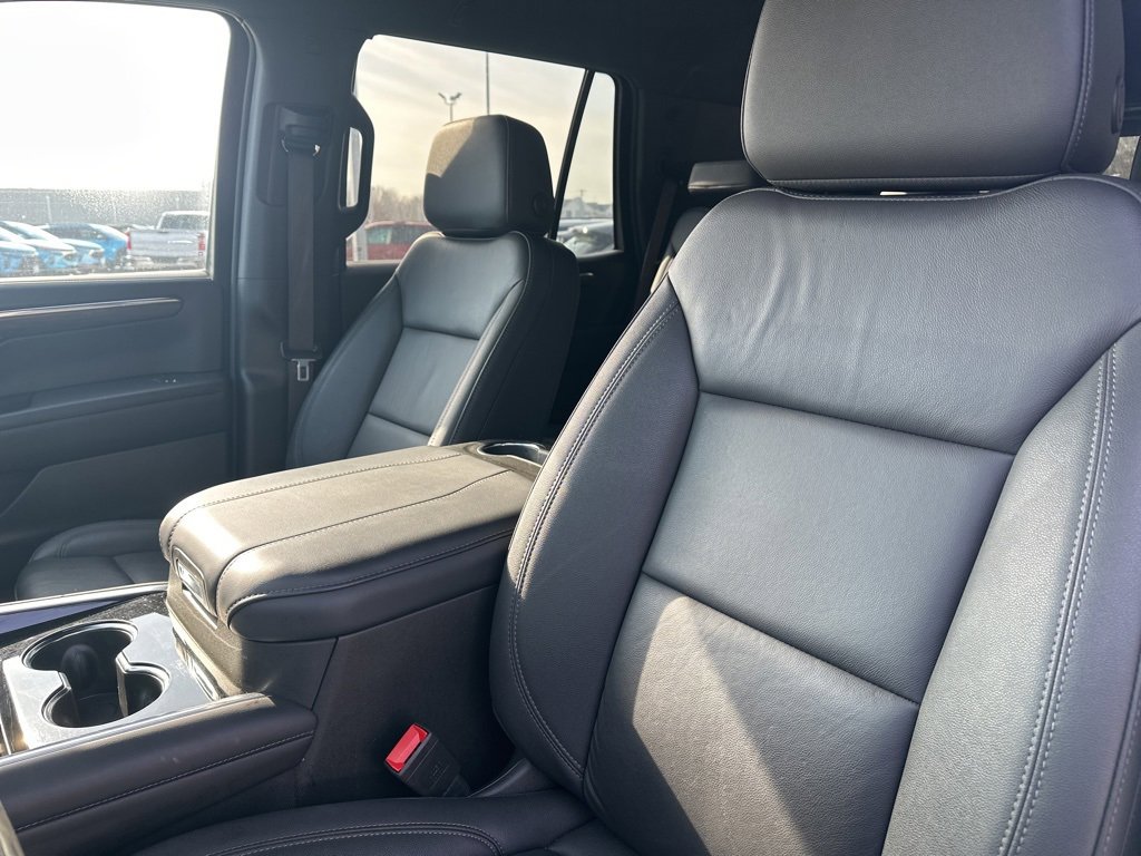 Used 2025 Chevrolet Tahoe LT image 11