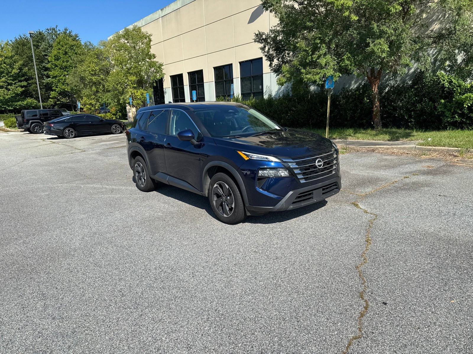 Used 2024 Nissan Rogue SV FWD image 17