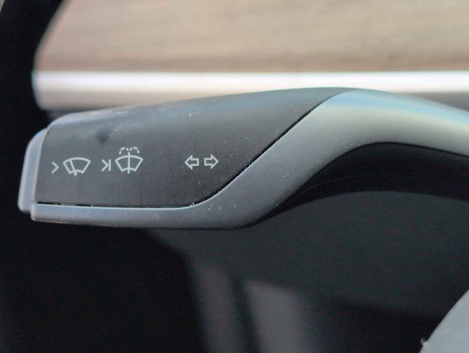 Used 2021 Tesla Model Y Long Range image 25