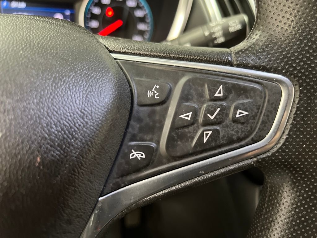 Used 2020 Chevrolet Equinox LT image 40