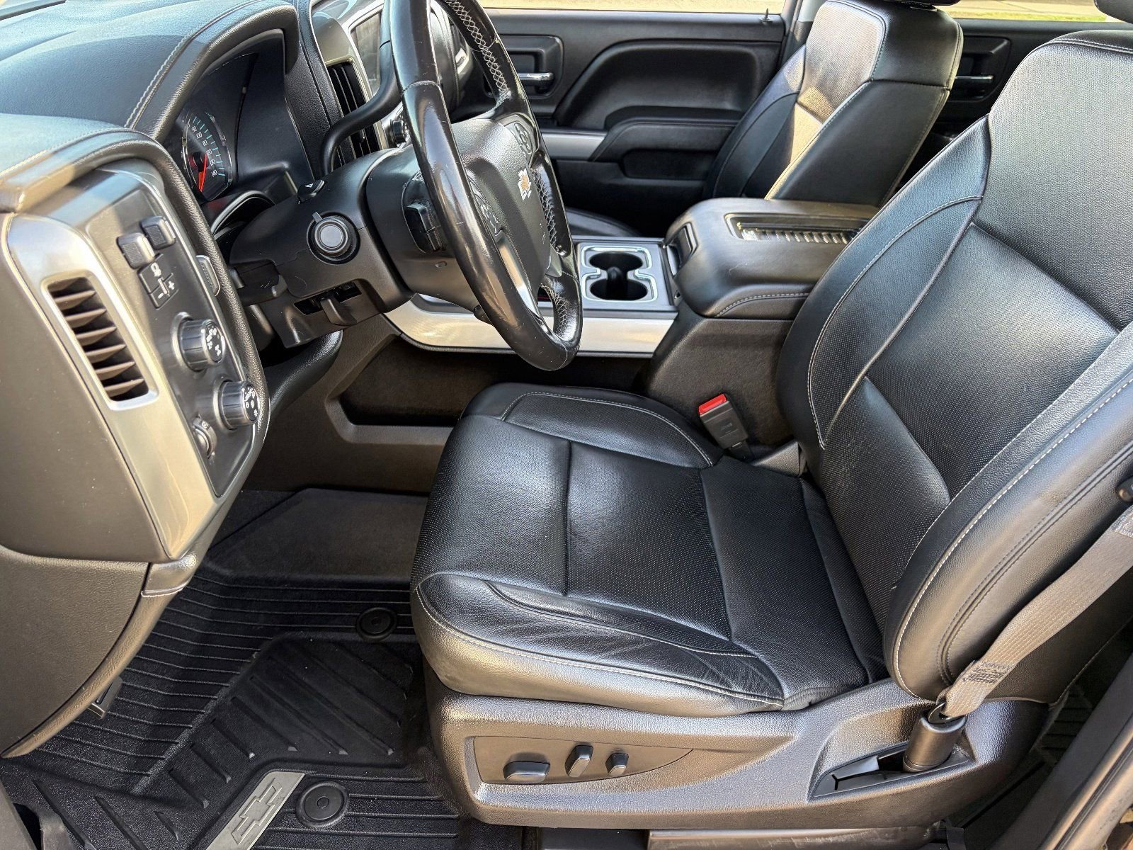 Used 2018 Chevrolet Silverado 1500 LTZ Z71 w/ Redline Edition AWD/4WD image 20