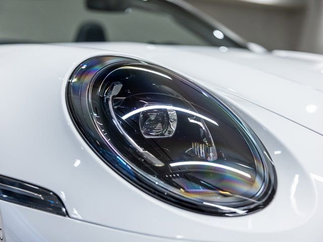 Certified 2025 Porsche 911 Carrera image 9