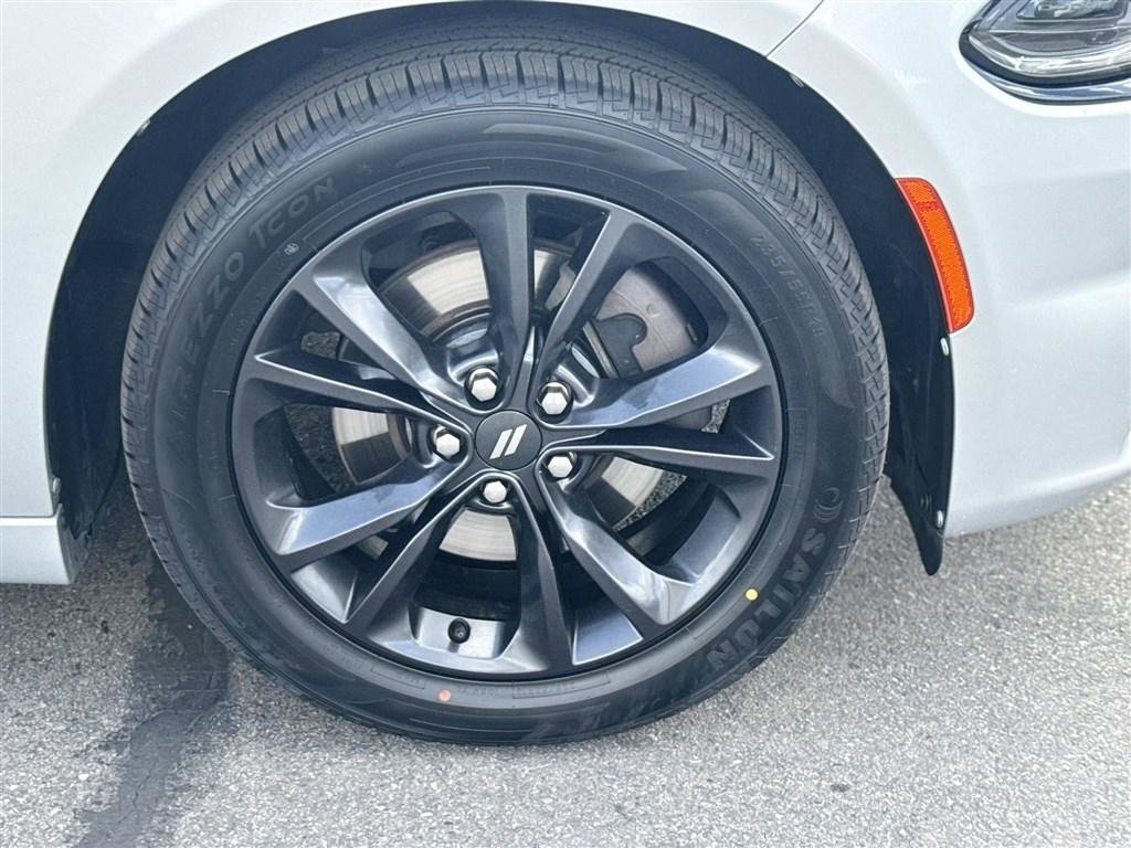 Used 2020 Dodge Charger SXT w/ Blacktop Package AWD/4WD image 9