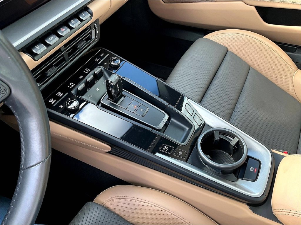 Certified 2024 Porsche 911 Carrera GTS RWD image 17