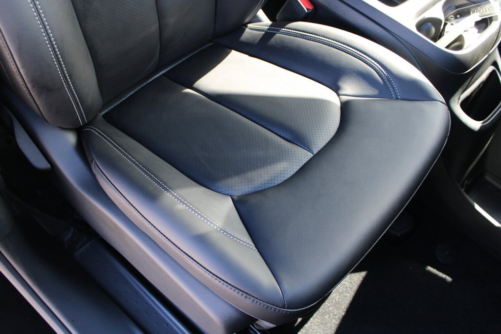 New 2026 Chrysler Pacifica Select w/ S Appearance Package image 28