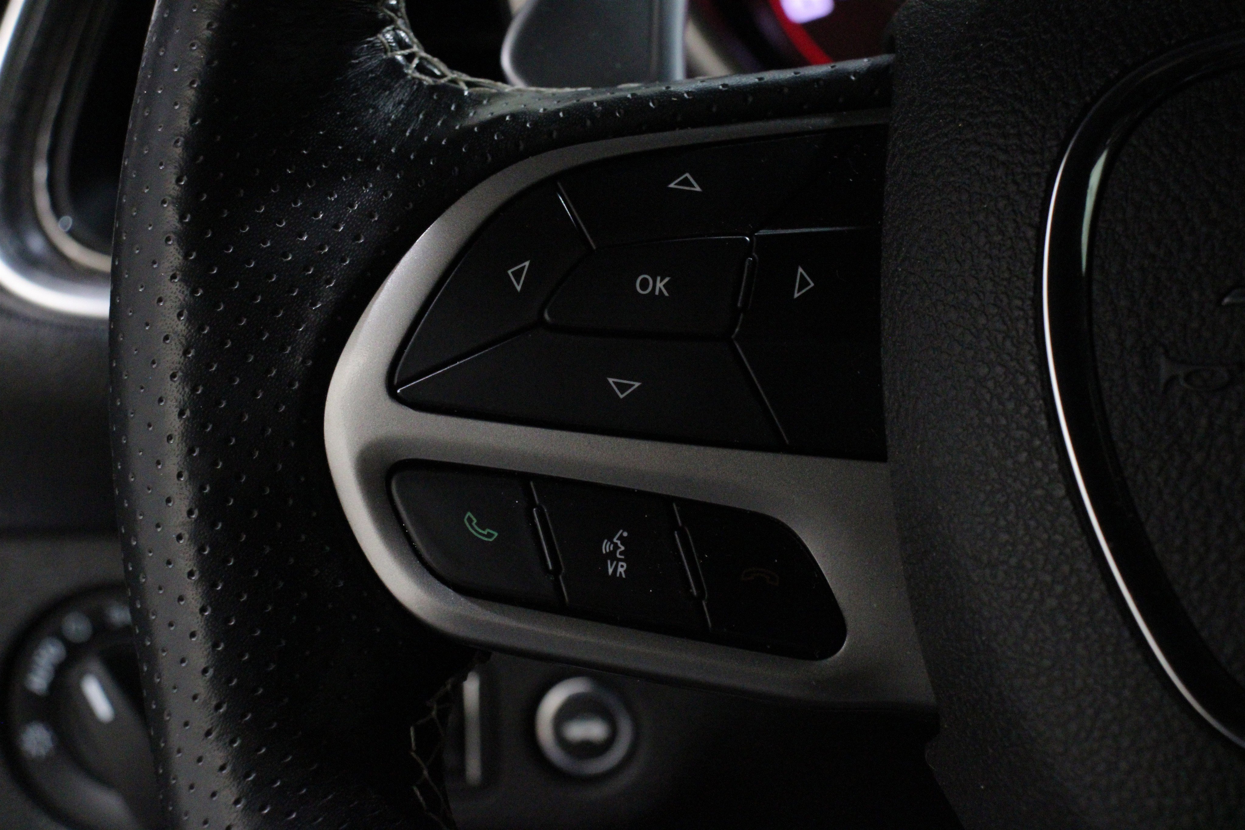 Used 2019 Dodge Challenger SRT Hellcat Redeye image 9