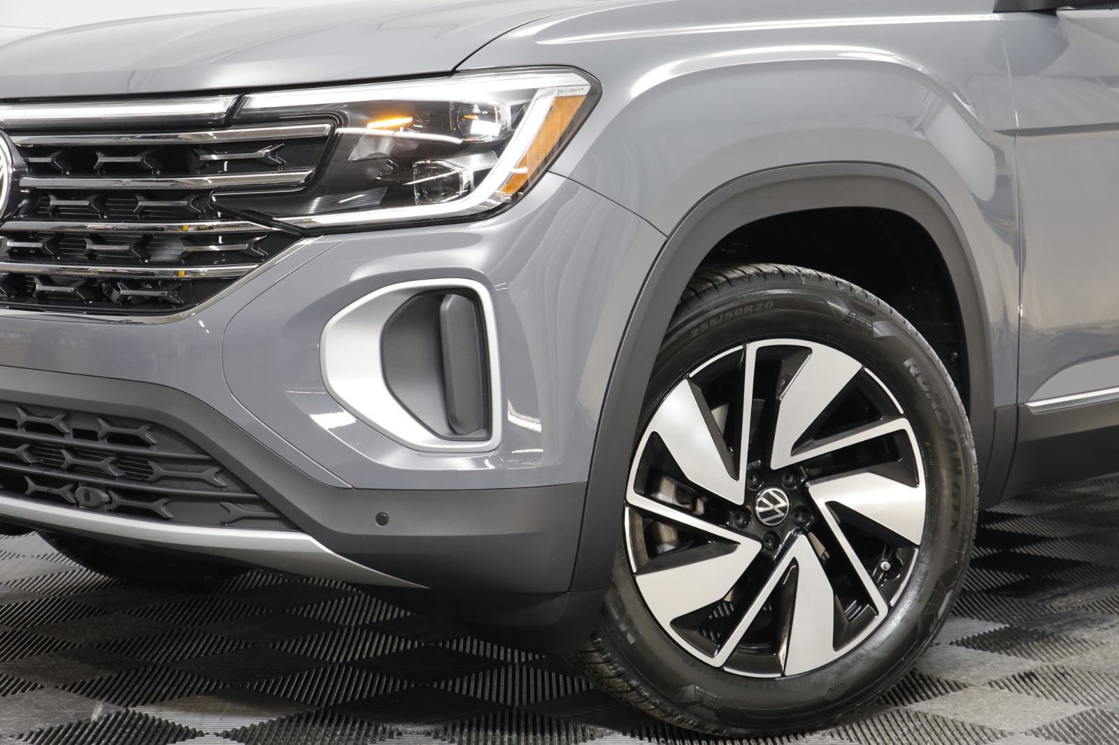 New 2026 Volkswagen Atlas SEL image 3