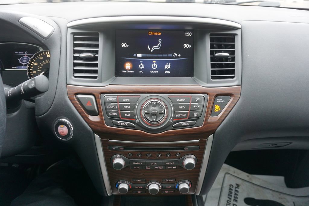 Used 2019 Nissan Pathfinder Platinum image 11
