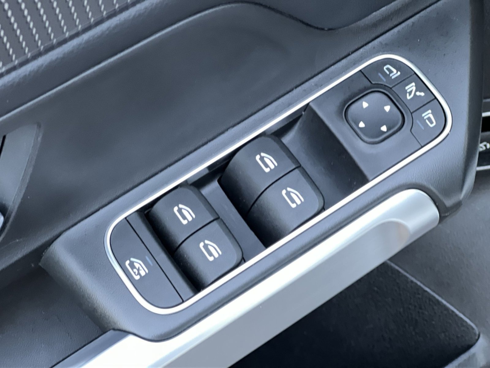 Certified 2021 Mercedes-Benz GLB 250 4MATIC image 13