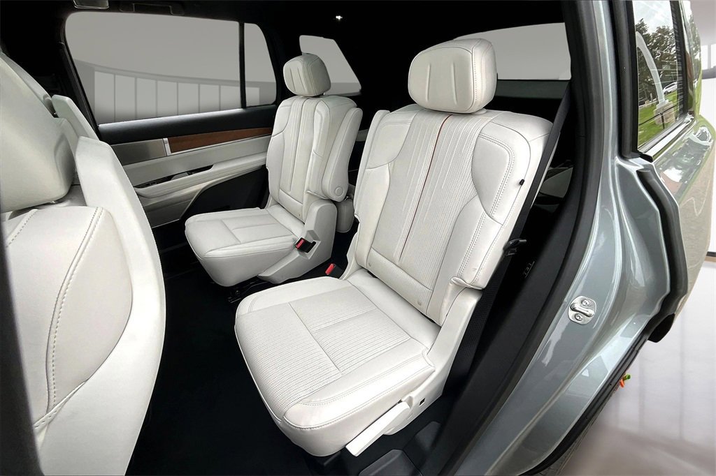 New 2026 Cadillac Vistiq Sport image 10