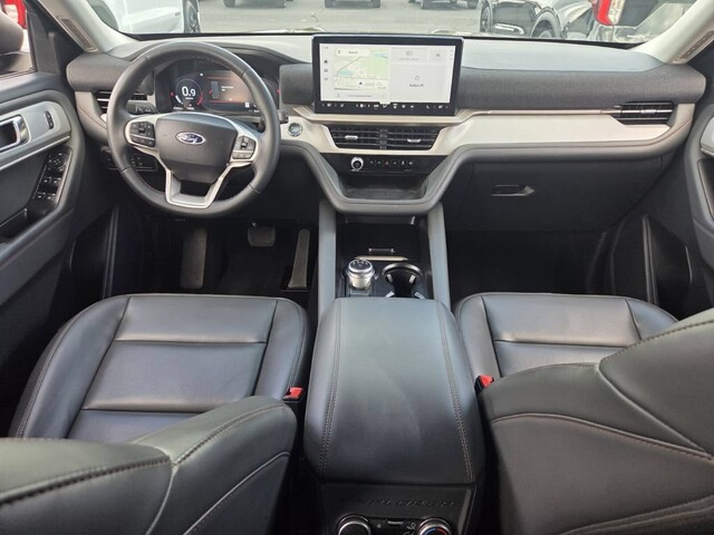 Used 2025 Ford Explorer Active w/ Active Comfort Package RWD image 13