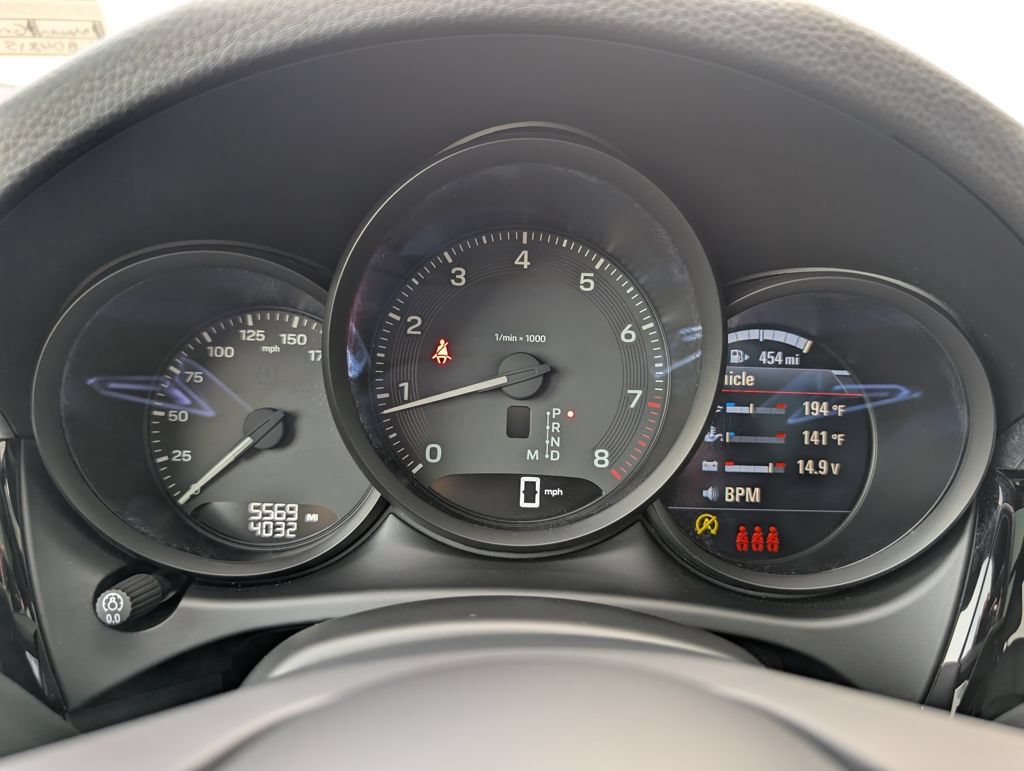 Certified 2025 Porsche Macan AWD/4WD image 13