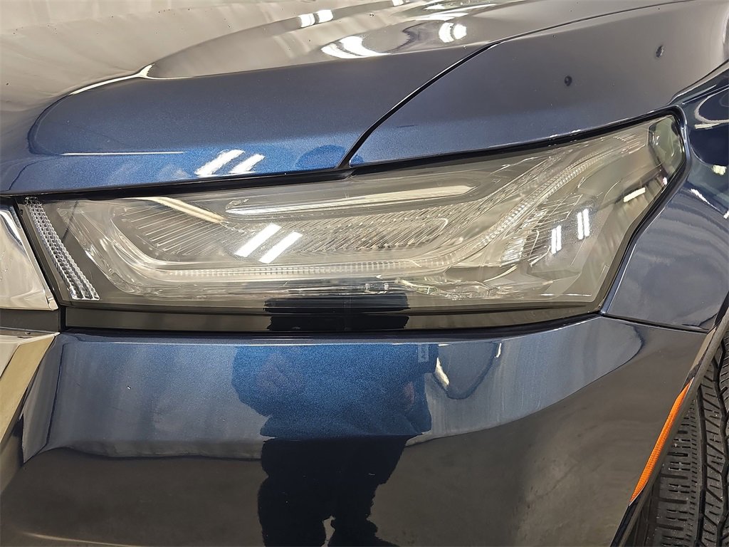 Certified 2023 Chevrolet Traverse LT w/ LT Premium Package image 39