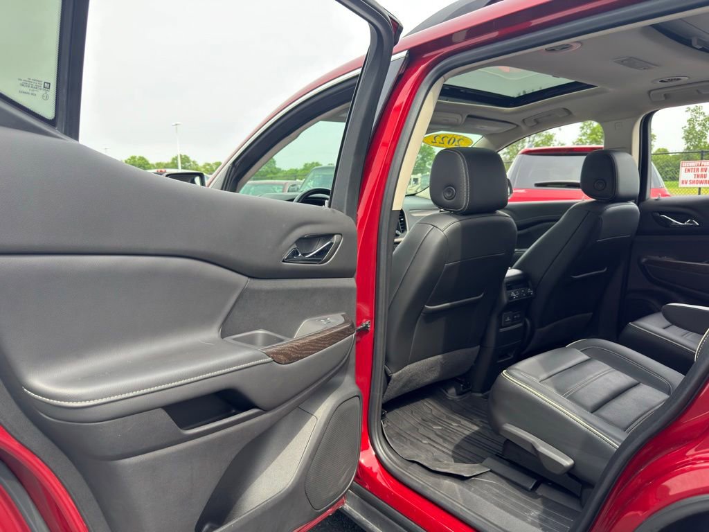 Used 2022 GMC Acadia Denali w/ Denali Ultimate Package FWD image 42