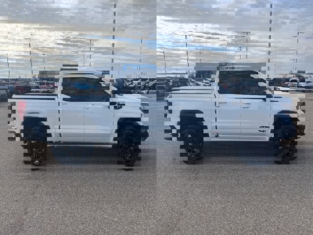 Certified 2024 GMC Sierra 1500 AT4X image 2
