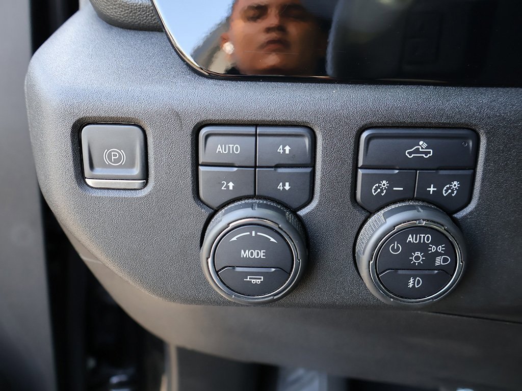 Used 2024 Chevrolet Silverado 1500 RST w/ Z71 Off-Road Package image 39