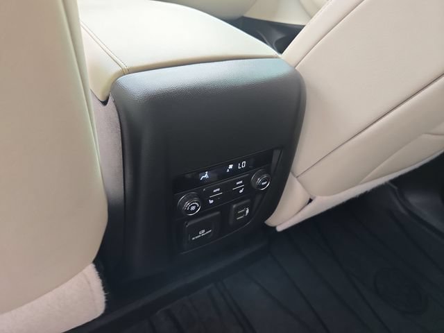 Used 2022 Buick Enclave Avenir w/ Avenir Technology Package FWD image 20
