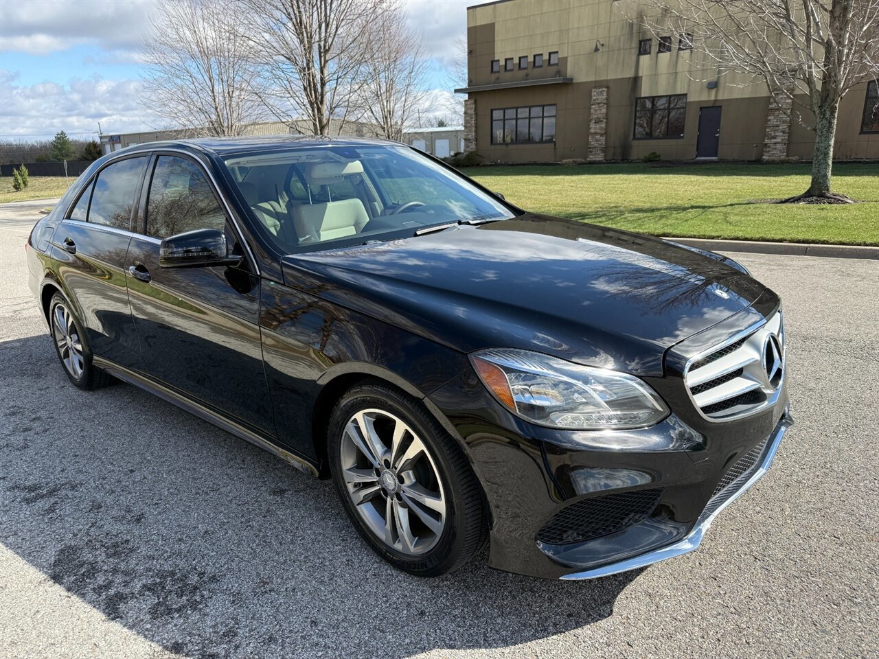 Used 2016 Mercedes-Benz E 350 Sedan image 4