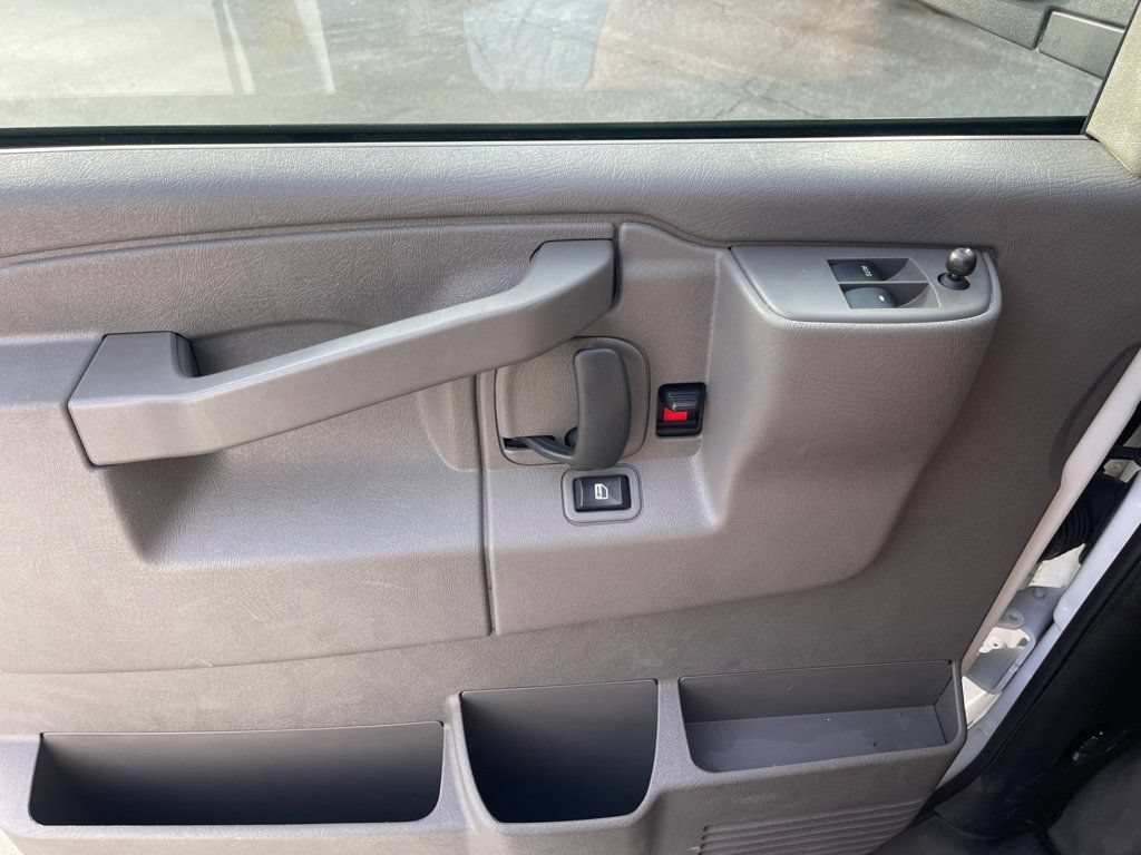 Used 2025 Chevrolet Express 2500 w/ Driver Convenience Package RWD image 13