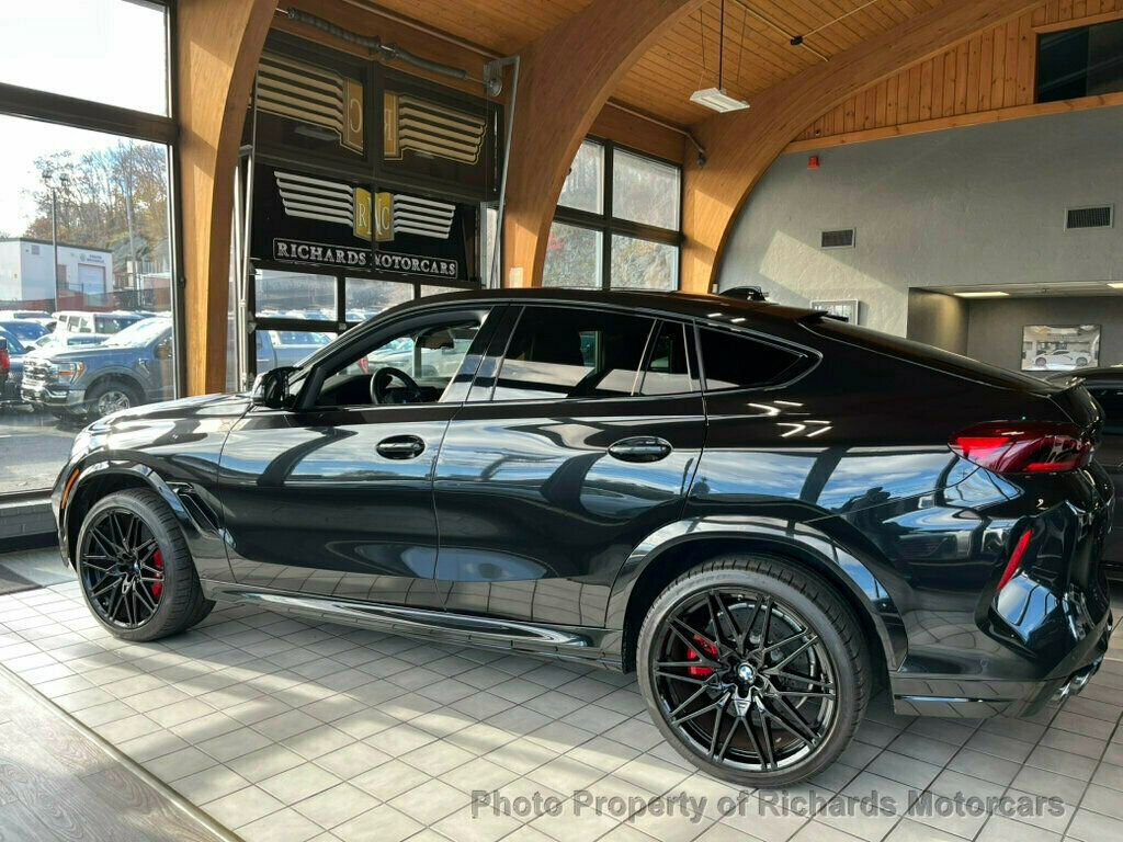 Used 2022 BMW X6 M image 11