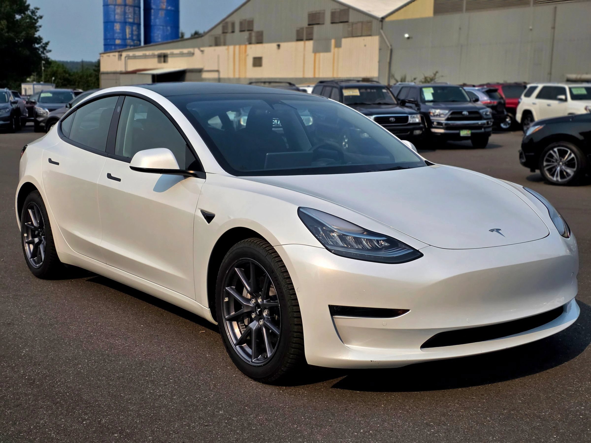 Used 2022 Tesla Model 3 Long Range AWD/4WD image 1