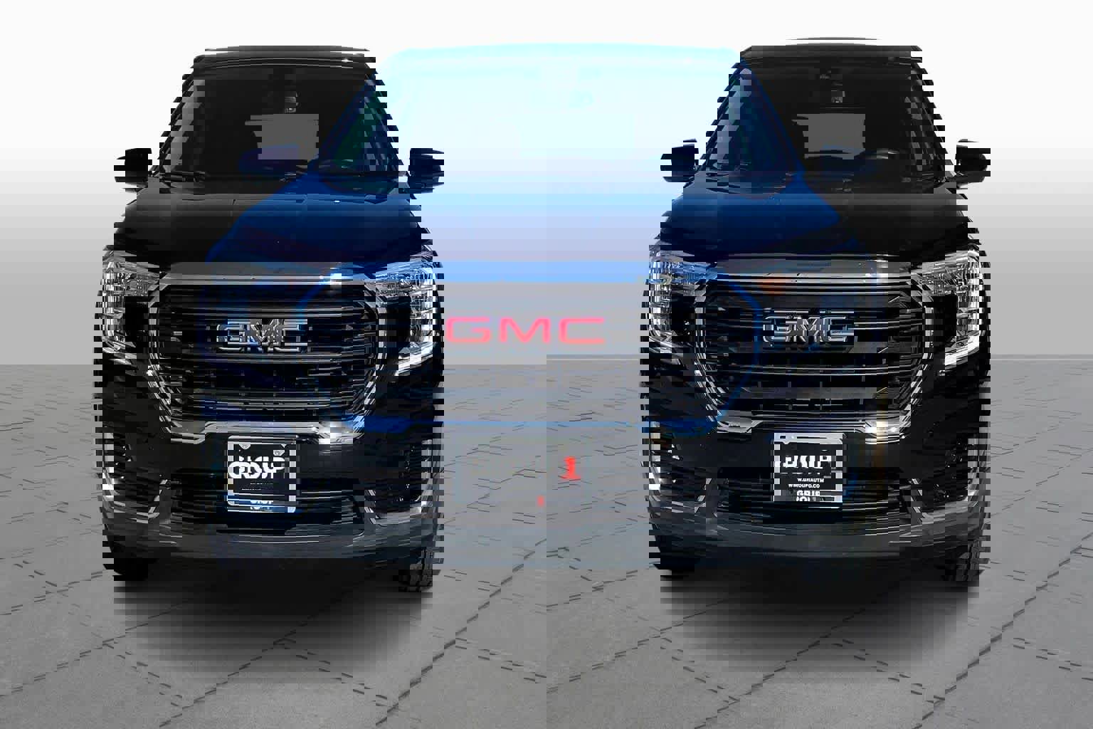 Used 2022 GMC Terrain SLE image 3