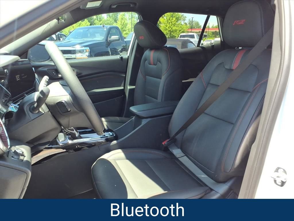 New 2026 Chevrolet Trax RS w/ Sunroof Package FWD image 16