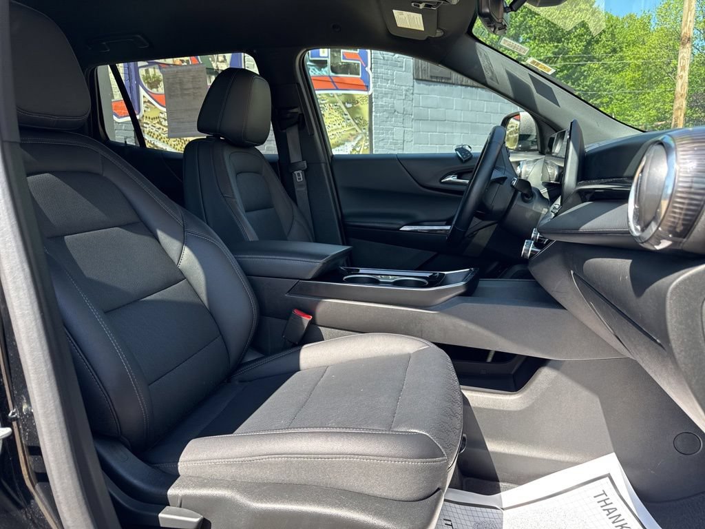 Used 2025 Chevrolet Equinox LT w/ Convenience Package II AWD/4WD image 11